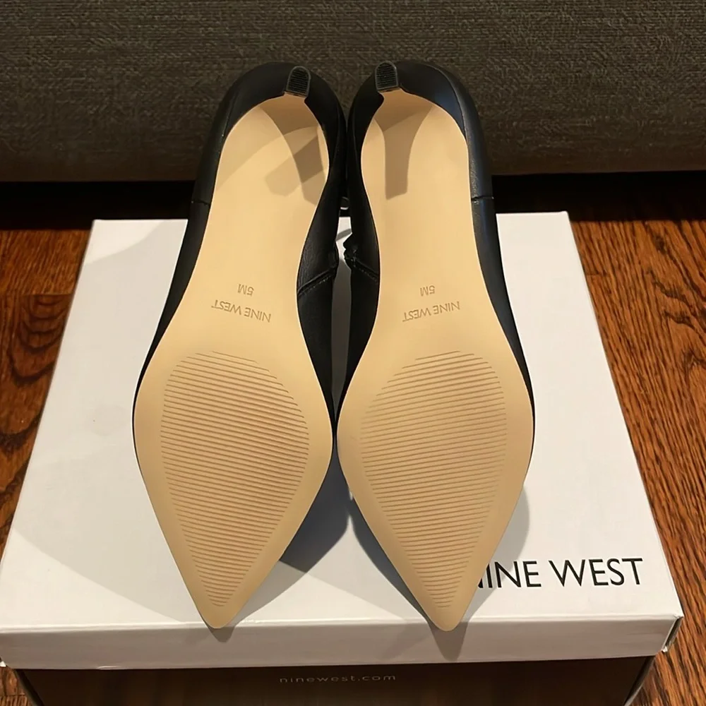 Nine West SHEEBA Black Leather Bootie, Size 5 NWT - Picture 3 of 3